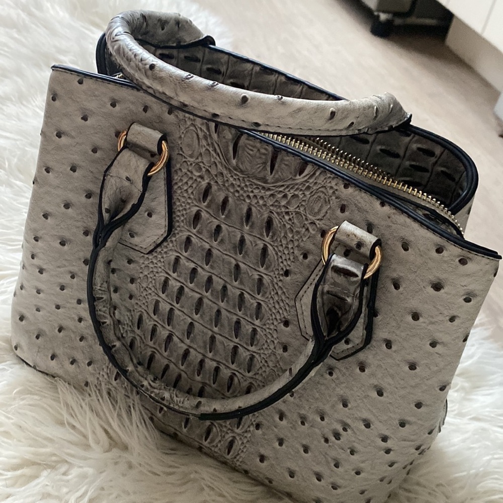 Ostrich style handbag - Picture 2 of 6